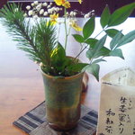 Tea & Space 基幸庵 - 各テーブルにはかわいらしいお花が
