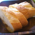 ビストロ オランジュ - ランチのパン
