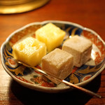 バー・サルバドール - [b:「チャーム　”仙台味噌をホワイトチョコで包んで” と ”パイナップル”