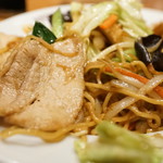 紅い扉の中華や 皆慶 - ニク！