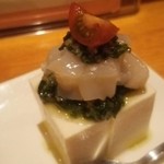 ワイン＋つまみ Nomka - ホタテと豆腐のわけぎソース合え