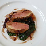 エサンス - 友人のメインは鴨肉のお料理。