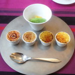 エサンス - デザート。4種のクリームブリュレ。