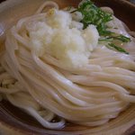 おがた家 - しょうゆうどん（大）薬味しょうゆかけ前