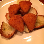 串かつ 丸田 - カマンベールチーズフライ