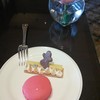 Regent Singapore A Four Seasons Hotel - 料理写真:11階のリージェント クラブラウンジ。ティータイムでケーキとお茶をいただきました。