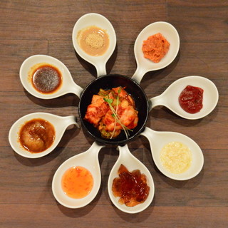 関西で当店しかない【極秘のポン酢】＆【８種類のつけタレ】