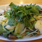 TAVERNA da Ishii - 九十九里産ハマグリと旬野菜トマトの塩味パスタ1180円