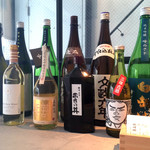 RICE BAR CRAFT SAKE LABO - 日本酒は常時35種以上の品揃え。