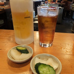 新潟屋 - 生ビール（大）800円、烏龍茶200円