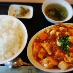 レストラン秀華 - 秀華の選べるランチメニュー(マーボー豆腐)は800円でした