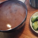 とんかつ かつせい - なめこ汁180円とお新香