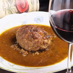 20品目以上の香味野菜スープで煮込む！自家製『つくねバーグ』