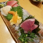 やすけ - 刺身の盛り合わせ