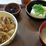 すき家 - 牛丼(並盛)健康セット 500円