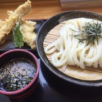 手打ちうどんますや - とり天ザル小