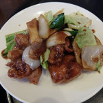 旬菜中華 玉家 - 玉家ランチの鶏唐揚げとキャベツの甘みそ炒め