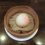 旬菜中華 玉家 - 玉家ランチのデザート（桃饅頭）