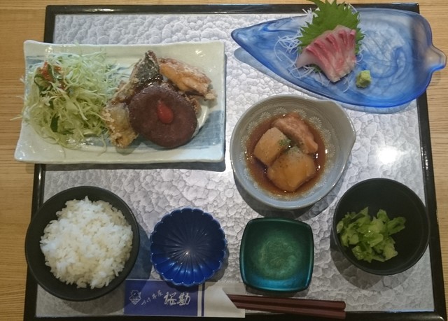 ミックスフライ定食