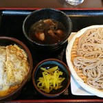 蕎麦由々 金王庵 - カツ丼＋やまと豚のつけ汁 880円