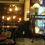 炭焼ステーキハウス 葡萄屋 - 待合室にはヨーロピアンランプが販売！