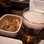 魚民 - お通しとビール