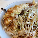 中華菜館 紅宝石 - 大きめのえび天が３尾