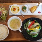 ナチュラルカフェ 四つ葉のクローバー - 