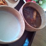 くるるの杜 農村レストラン - 【2011年01月】（手前）芽室産のごぼうのスープ、（奥）ビーフハヤシ。