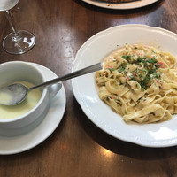 イゾラ スメラルダ - 枝豆の冷製ポタージュ、桜エビと青海苔の柚子胡椒風味パスタ
