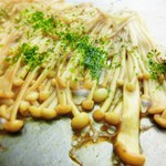 Hiroshima Okonomiyaki Koukouya - お酒のおつまみ、えのきポン酢