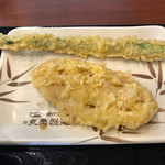 丸亀製麺 - アスパラ天 140円、れんこん天 110円