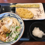 丸亀製麺 - 豚しゃぶぶっかけ 620円、アスパラ天 140円、れんこん天 110円、大根おろし クーポン利用