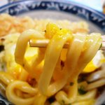 釜たけうどん - 玉子はうどんと絡めて