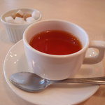 パリのワイン食堂 - 紅茶。