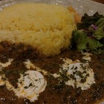 SPICY CURRY 魯珈 - 限定カレー サグモッツァレラカレーのライス大盛
