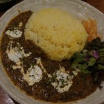SPICY CURRY 魯珈 - 限定カレー サグモッツァレラカレーのライス大盛