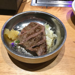 焼肉JIN - 炙り絶品レバーをネギ塩ごま油で