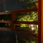 IT'S GION 2 DEUX - 白川の向こうには白川南通沿いの味のあるお茶屋や料亭が。