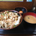 bakunikudonnomisenanairo - 爆肉丼 680円
