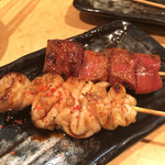 もつ焼き もつ鍋 亀戸 京もつ - ればタレ（120円）
しろタレ（120円）