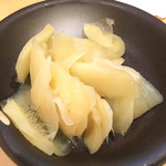 もつ焼き もつ鍋 亀戸 京もつ - 自家製ガリ（250円）