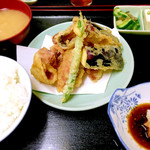 十八番 - お昼のイカ天定食。¥800。