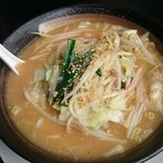 Kourakuen - 野菜味噌ラーメン。野菜が300㌘入ってます。