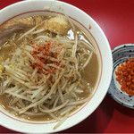 千里眼 - ラーメン麺半分 ヤサイ半分 ニンニク・ショウガ・カラアゲ別皿で 730円