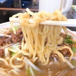 手打らーめん 勝龍 - ドッカンラーメン麺リフト