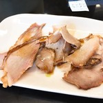 手打らーめん 勝龍 - サービスのチャーシュー