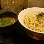 虎ジ - つけ麺　700円 (猫ジ)