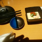 大衆IZAKAYAエイト - 卵豆腐には○ihotanちゃんの大好きなエビがぁ～！