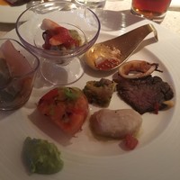 オチェーアノ - 料理①(海老のカクテルサラダ等)